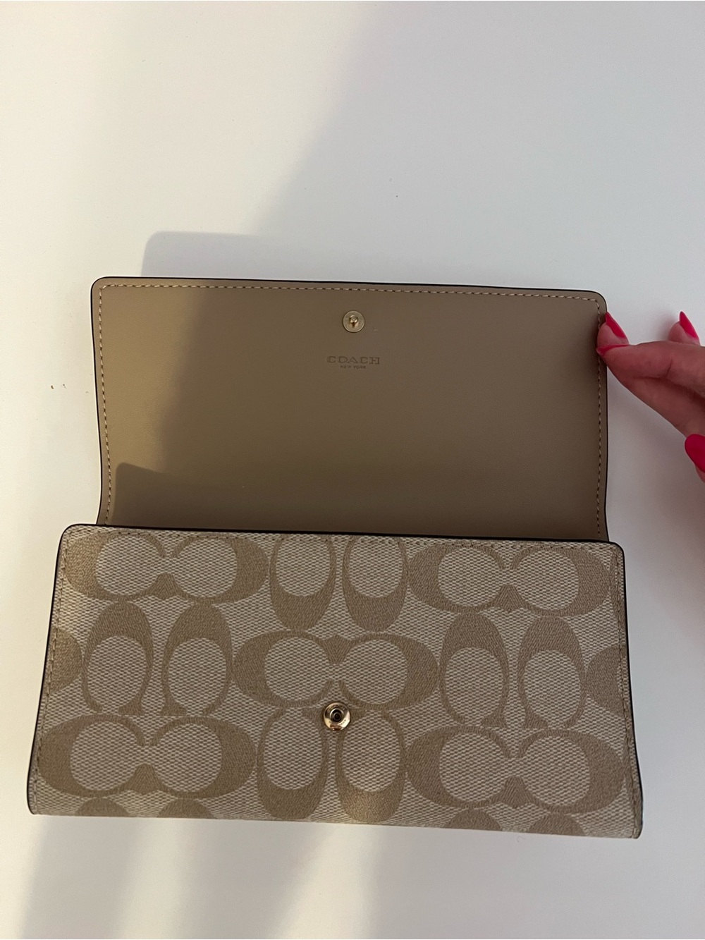 Coach Women's Leather Trifold Wallet in Tan & Cream Signature Canvas - Picture 3 of 11